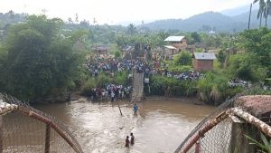 Kalehe : Le pont jeté sur la rivière Hombo s&rsquo;est effondré